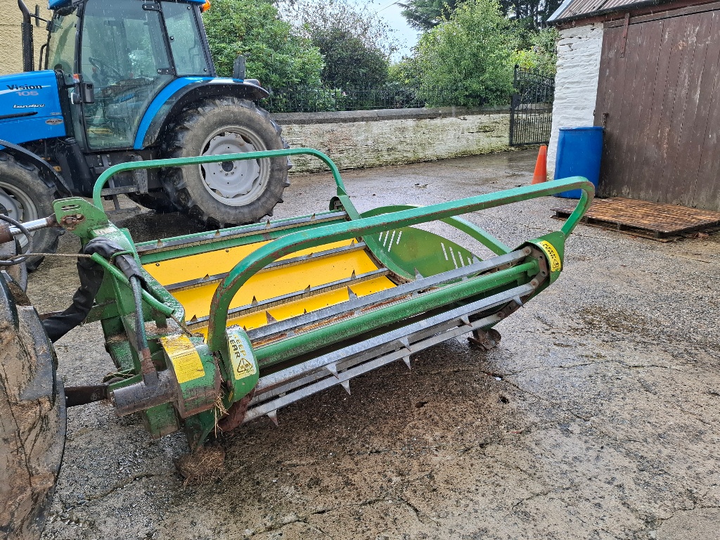 undefined CLEARANCE SALE OF: TRACTORS, MACHINERY & IMPLEMENTS ON BEHALF OF THE LATE MR SAMUEL ROULSTON