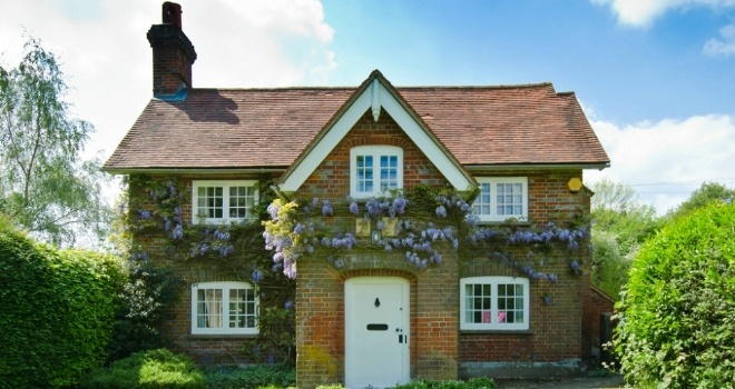 Top tips to sell your house this spring