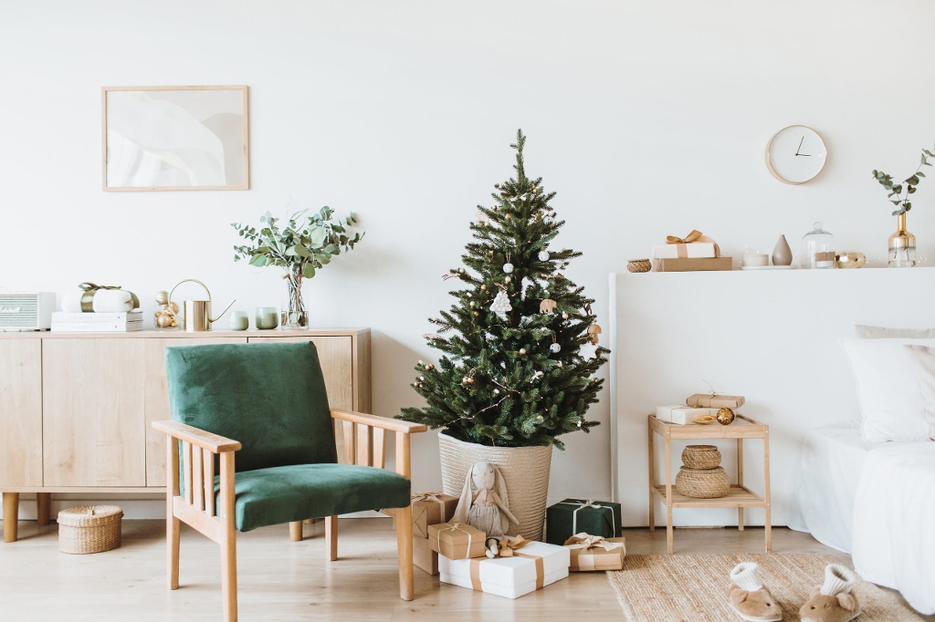 Christmas Décor Do’s and Don'ts When Selling Your Home in Antrim