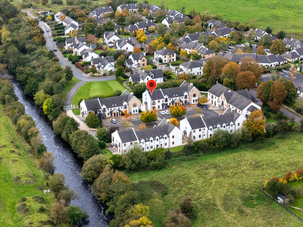 13 Thomond Court, Ballymahon, Co. Longford 13 Thomond Court, Ballymahon, Co. Longford